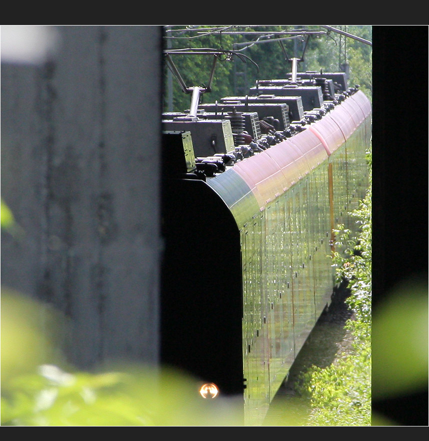 . S-Bahn - Triebzug der Baureihe 423 in Stuttgart-Bad Cannstatt, 2011 (Matthias)