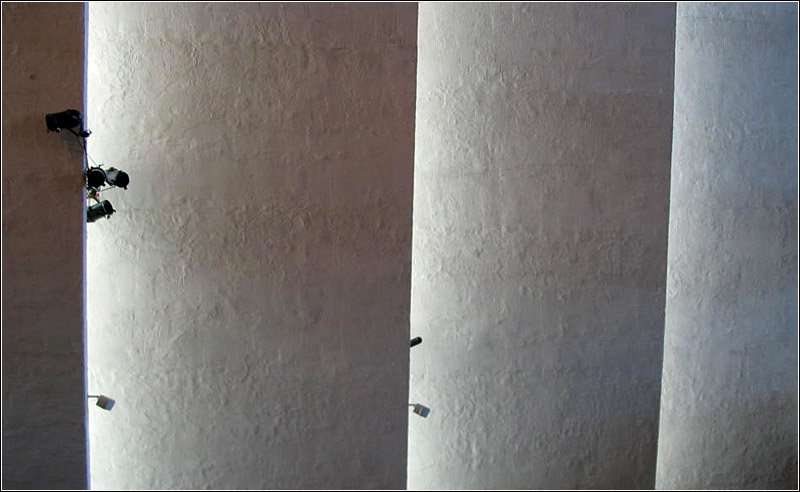 (Aus dieser Perspektive) indirekter Lichteinfall in den Innenraum der Eismeerkatedrahle in Troms�, Norwegen.