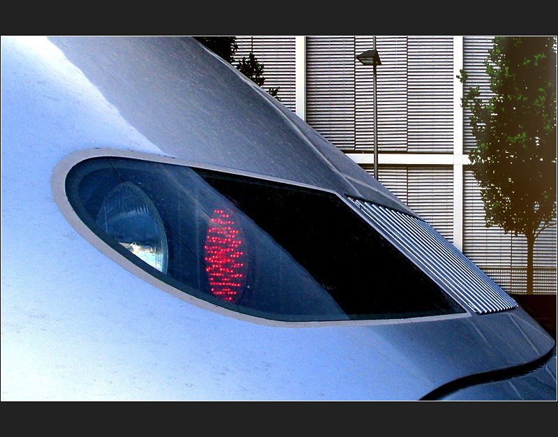 Ein etwas ungewohnte Nahansicht der TGV-Scheinwerfer. Von Jonas gesehen im Stuttgarter Hauptbahnhof.