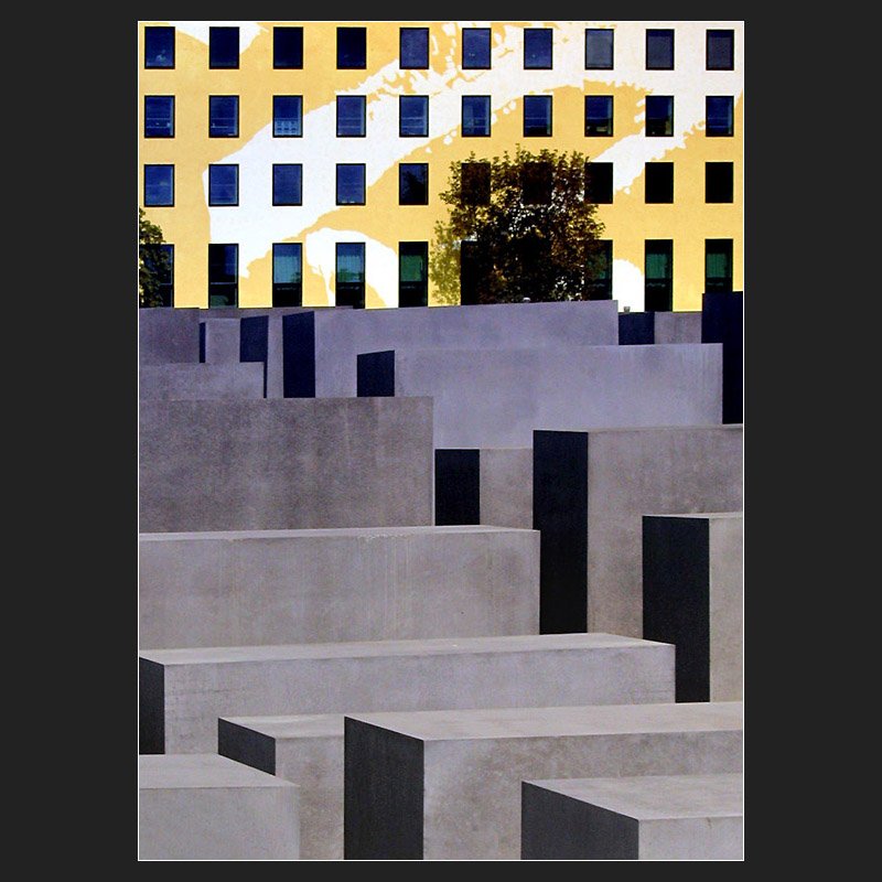 Erweiterungsbau Adlonhotel, Stelenfeld Holocaustmahnmal (Matthias)