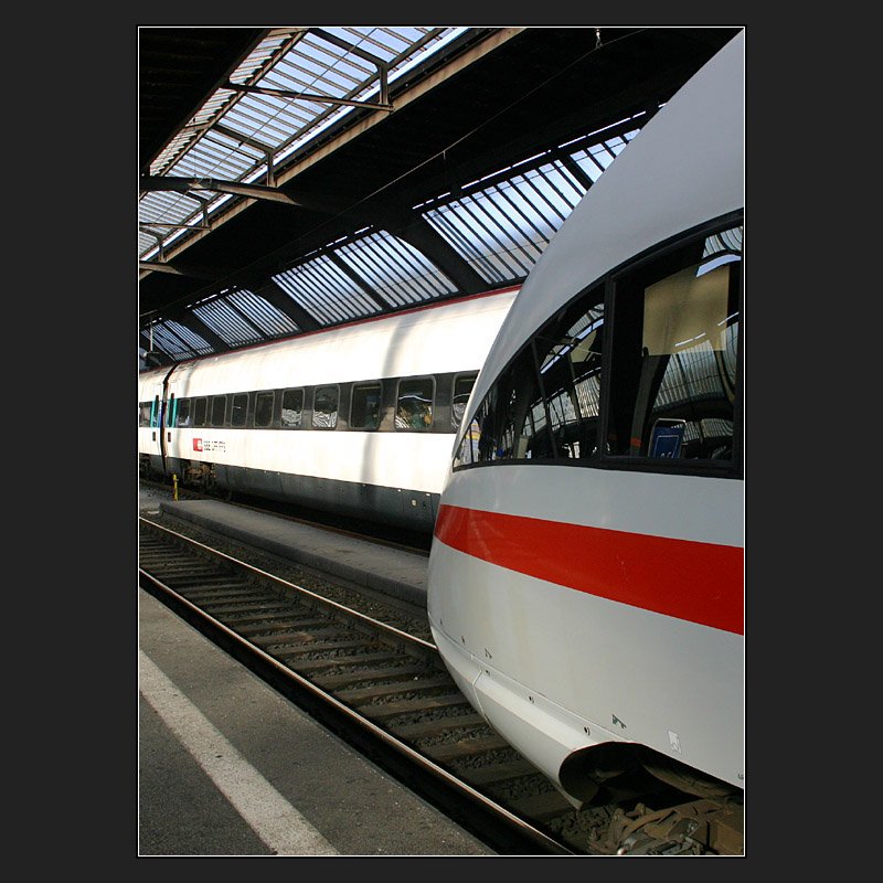 ICN und ICE-T im Hauptbahnhof Z�rich (Matthias)