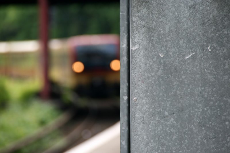 S-Bahn bei der Einfahrt zum Humboldthain-Berlin