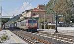 F�r mich eines der sch�nsten Bilder vom Bahnhof von Taormina-Giradini auf dieser Reise: die Mercitalia Rail FS E 652 058 erreicht mit ihrem G�terzug Taormina-Giardini, wo nach einen kurzen Aufenthalt