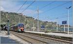 Der FS Trenitalia ETR 104 074 verl�sst Taormina.