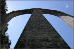 Das Landwasserviadukt von  hinten . Schweiz, Rh�tische Bahn. Symmetrische Ansicht eines hier sehr filigran wirkenden Bauwerkes. (Matthias)