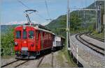 Der Bernina Bahn RhB ABe 4/4 I N� 35 der Blonay Chamby Bahn verl�sst nach einen kurzen Aufenthalt Chamby in Richtung Chaulin, wobei auf dem letzten Abschnitt der Fahrt der Zug geschoben wird.